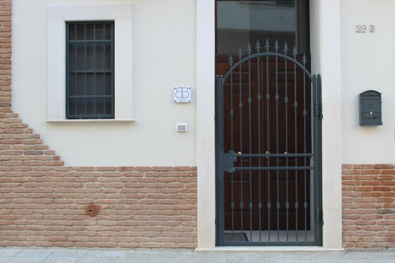B&B Bianco Apartments Orta Nova Exterior photo